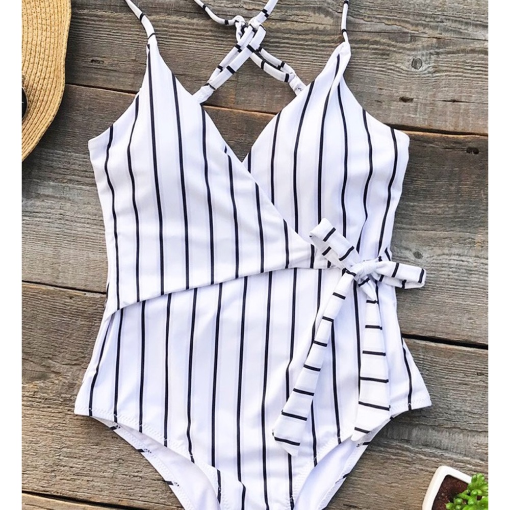 Cupshe Stay Young Stripe One-piece Swimsuit